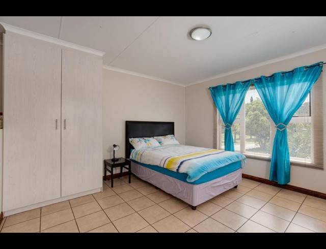 3 BEDROOM PROPERTY TO RENT IN DIE HOEWES